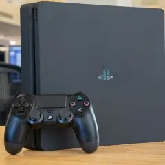 Jakie PS4 kupić w najlepszej cenie - poradnik przed zakupem konsoli