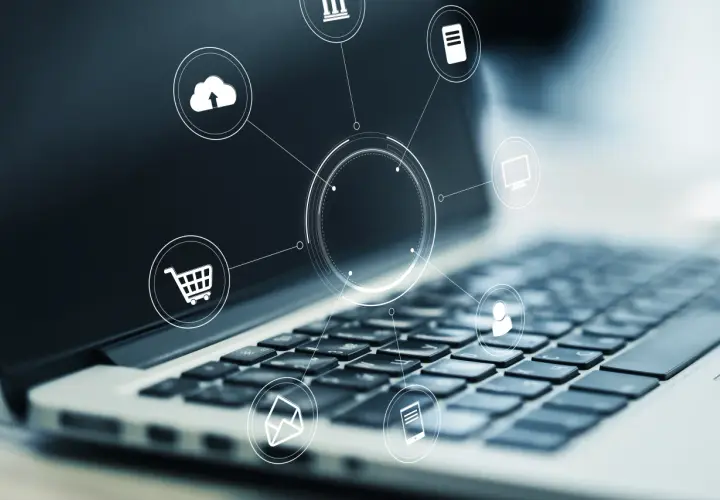 Jak wybrać odpowiednią platformę internetową? Od szybkich płatności po rejestrację bez formalności