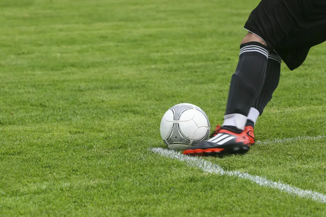 Jak zakup FC Coins przyspiesza rozwój drużyny w FC25?